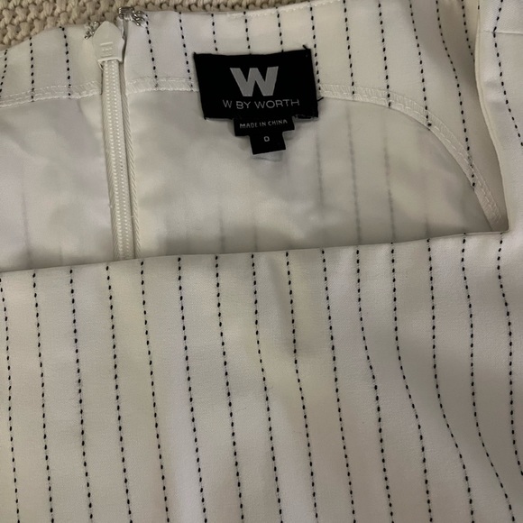 W by Worth White and Black Pinstripe Sleeveless Peplum Top - Size 0 - Picture 3 of 11